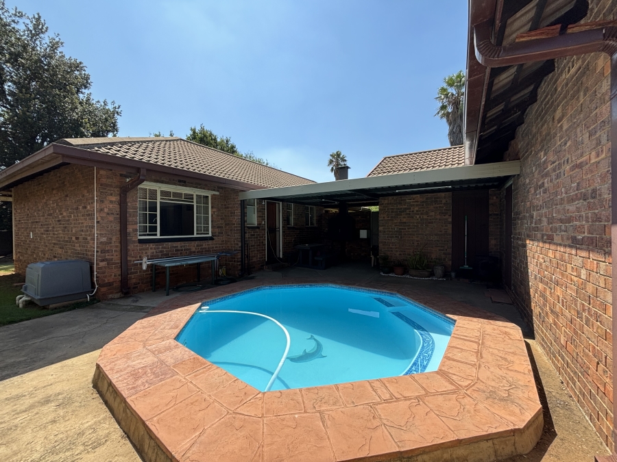 3 Bedroom Property for Sale in Vaalpark Free State